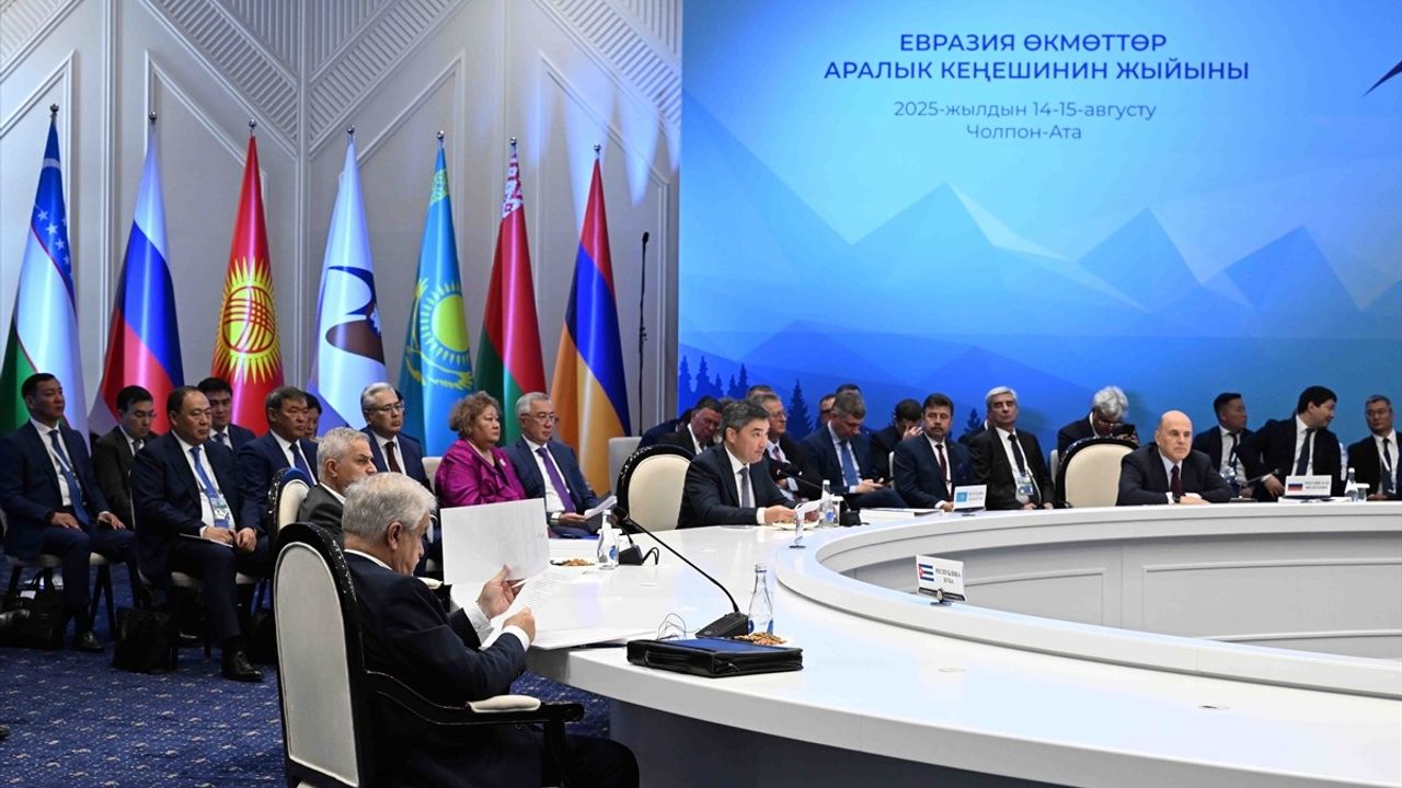 Avrasya Ekonomik Birliği Zirvesi Çolpon-Ata'da Gerçekleşti