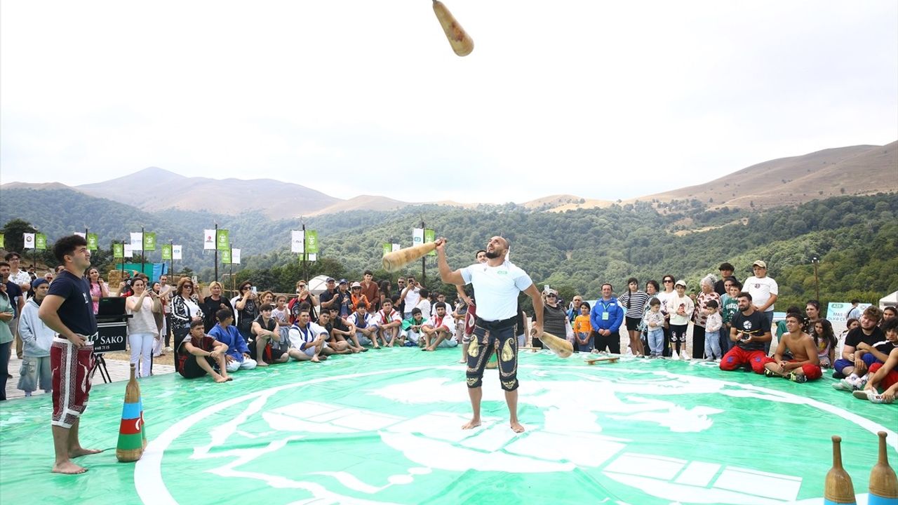 Azerbaycan'da Coşku Dolu Milli Yayla Festivali