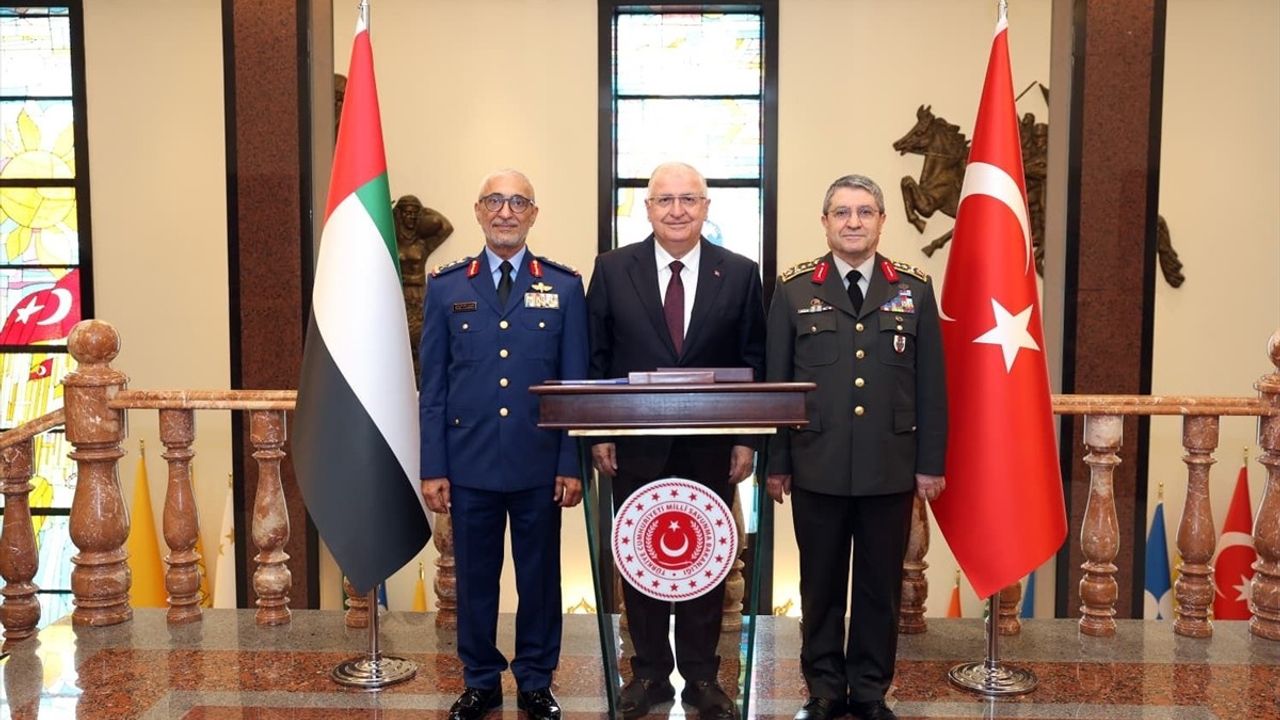 Bakan Güler, BAE Genelkurmay Başkanı Al Mazrouei'yi Ağırladı