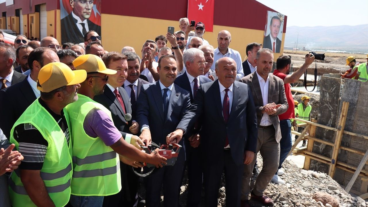 Bakan Kacır: Türkiye Ekonomisi Büyümeye Devam Ediyor