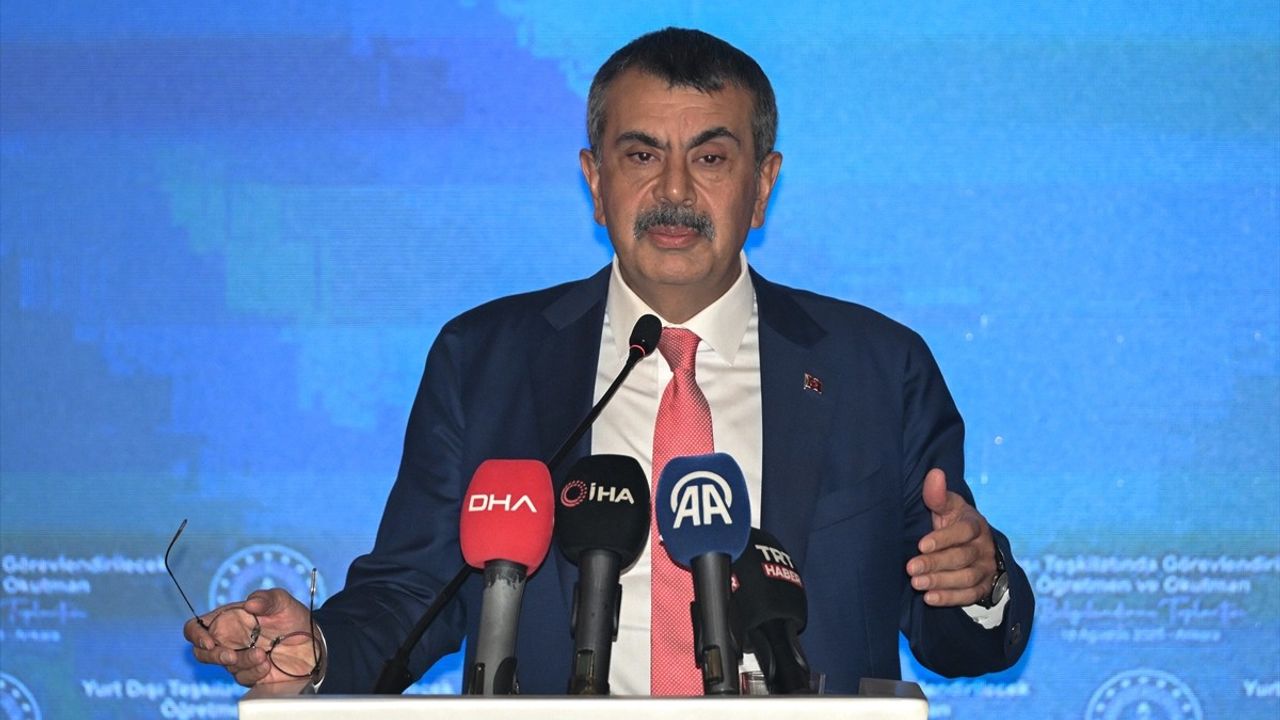 Bakan Tekin'den Yurt Dışındaki Öğretmenlere Önemli Mesajlar