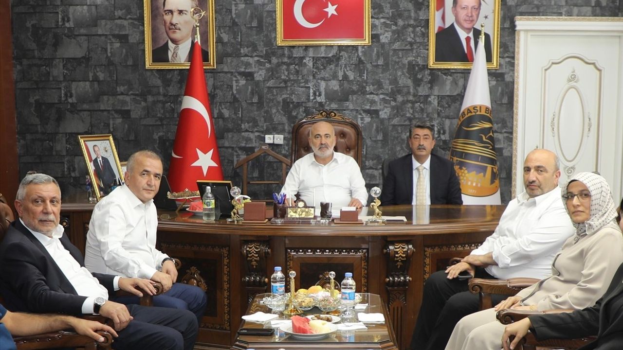 Bakan Yardımcıları Elazığ'da Ziyaretlerde Bulundu