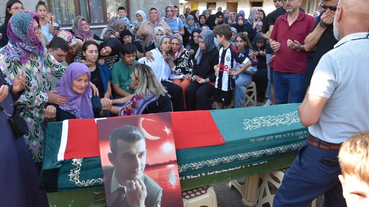 Balıkesir'deki Fabrika Yangınında İki İşçi Hayatını Kaybetti