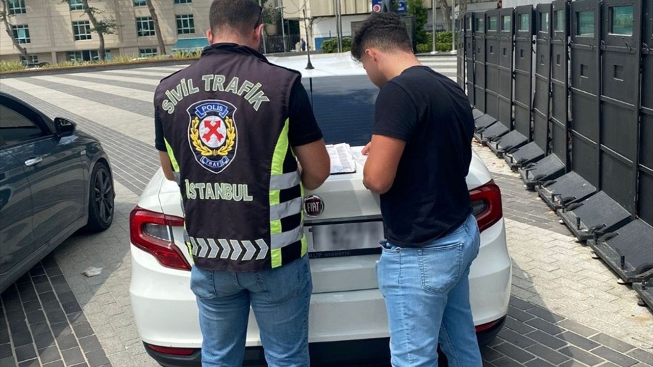 Beykoz Tünelinde Konvoy Yaparak Trafiği Tehlikeye Düşüren 4 Sürücüye Ceza