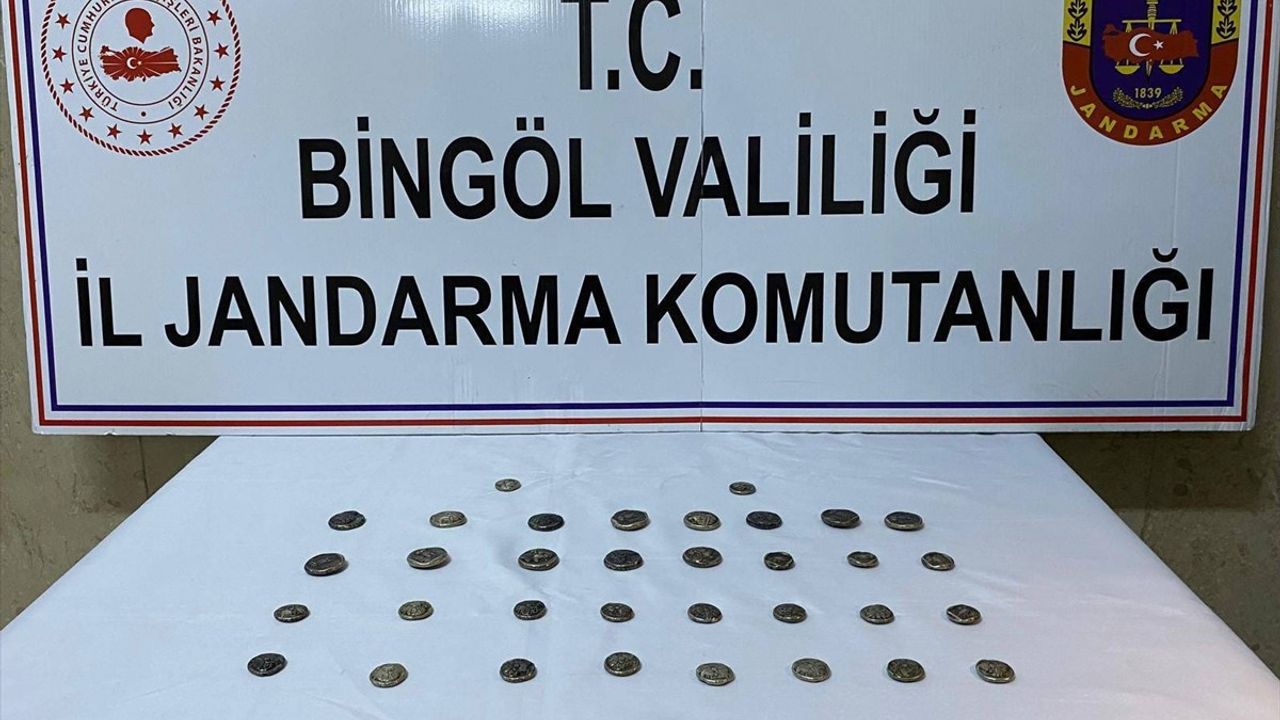 Bingöl'de Tarihi Eser Operasyonu: 42 Sikke Ele Geçirildi
