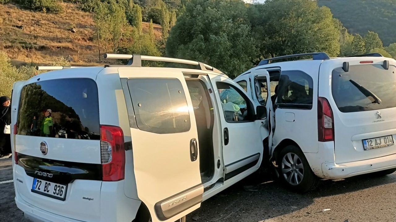 Bingöl'de Trafik Kazası: 11 Yaralı