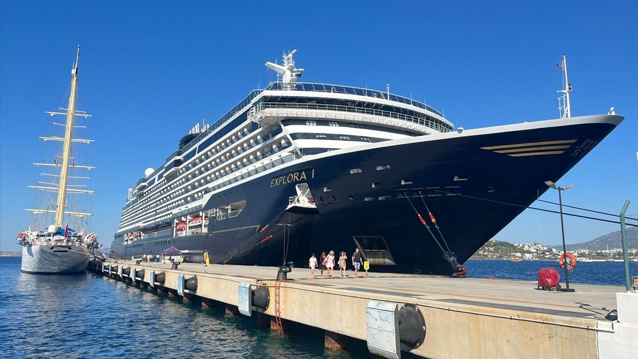 Bodrum'a İki Kruvaziyerle 959 Yolcu Geldi