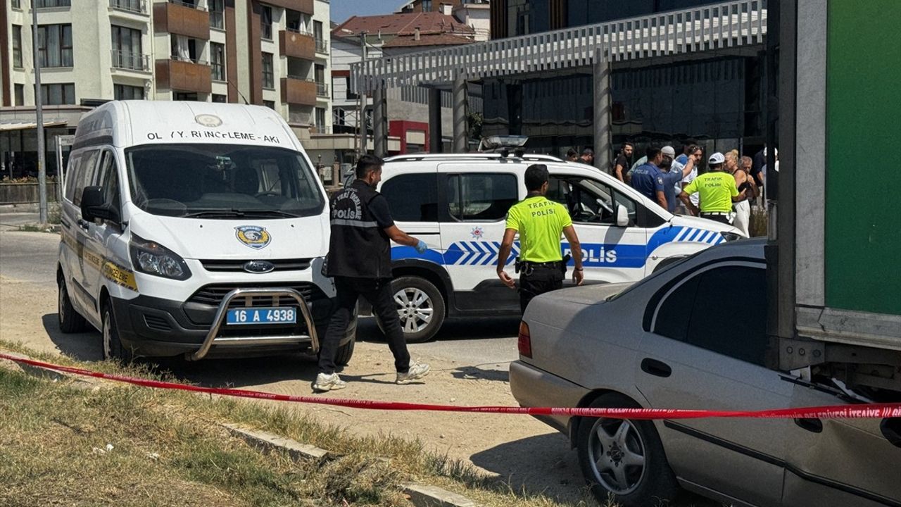 Bursa'da Trafik Kazası: Sürücü Hayatını Kaybetti