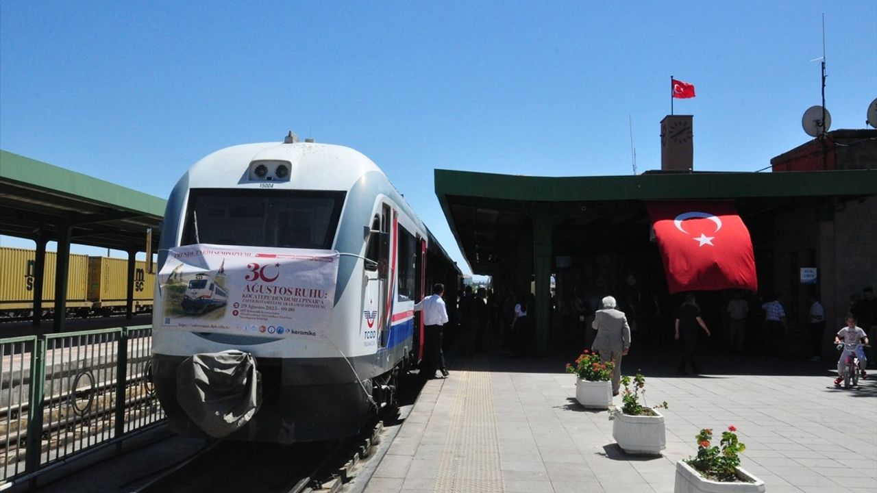 Büyük Zafer Tren Yolculuğunda Anlatıldı