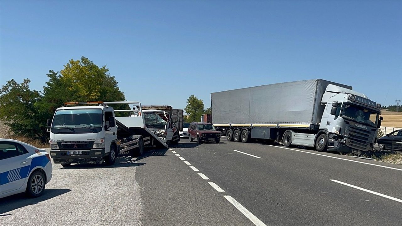 Çankırı'da Zincirleme Trafik Kazası: 1 Yaralı