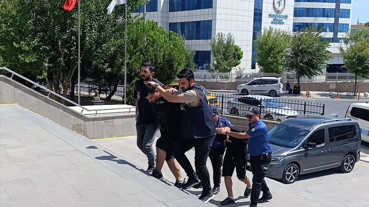 Çerkezköy'de Taksi Gaspetme Olayı: İki Zanlı Tutuklandı