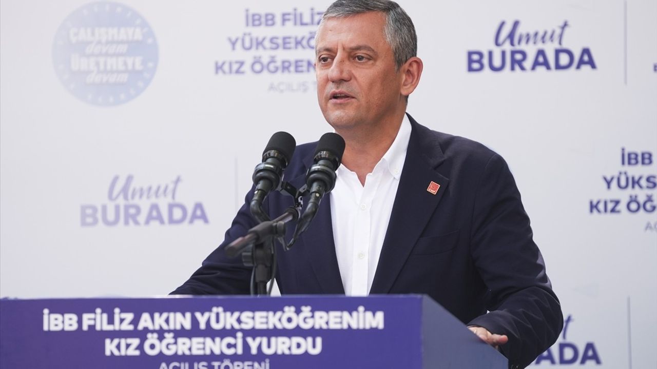 CHP Genel Başkanı Özgür Özel İstanbul'da Kreş ve Yurt Açılışlarına Katıldı