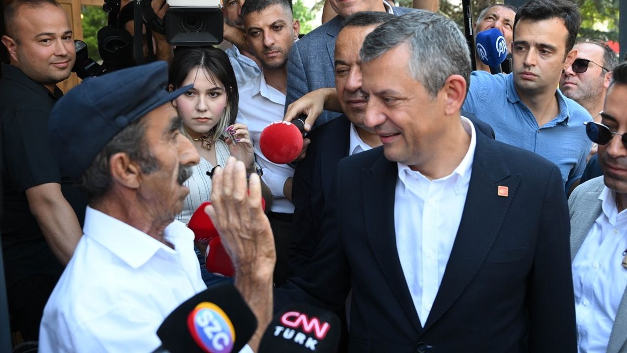 CHP Genel Başkanı Özgür Özel Kahramankazan'da Ziyaretlerde Bulundu