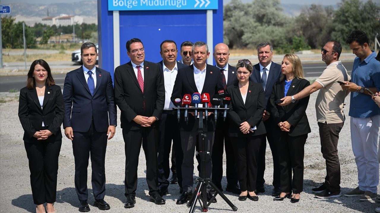 CHP Genel Başkanı Özgür Özel, TUSAŞ Ziyaretinde Duygularını Paylaştı