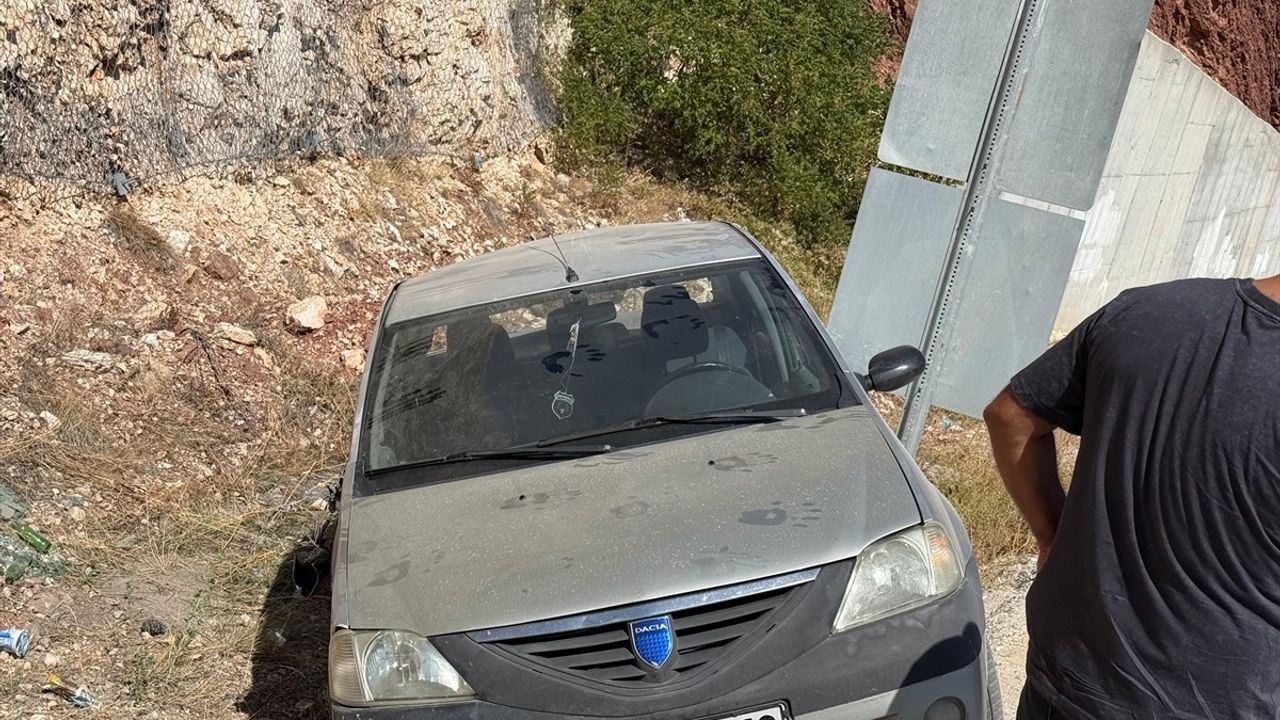 Çorum'da Devrilen Otomobil Kazası: 4 Yaralı
