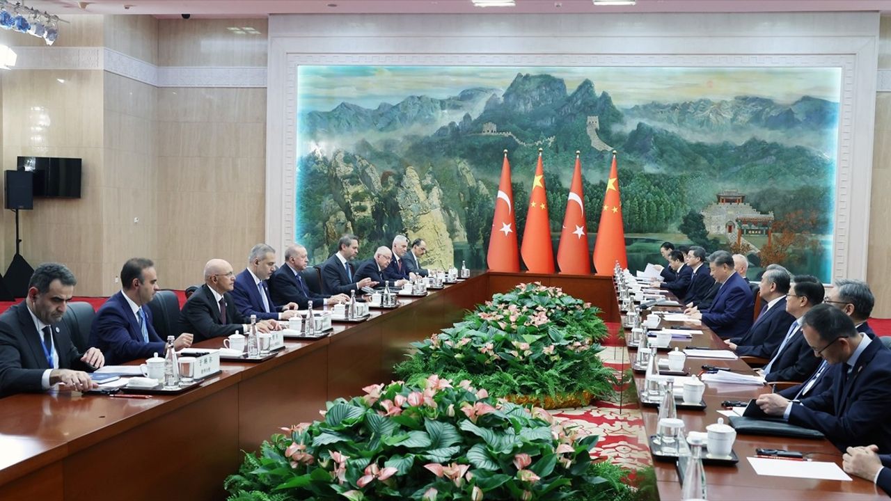 Cumhurbaşkanı Erdoğan, Çin Devlet Başkanı ile Tarihi Bir Görüşme Gerçekleştirdi
