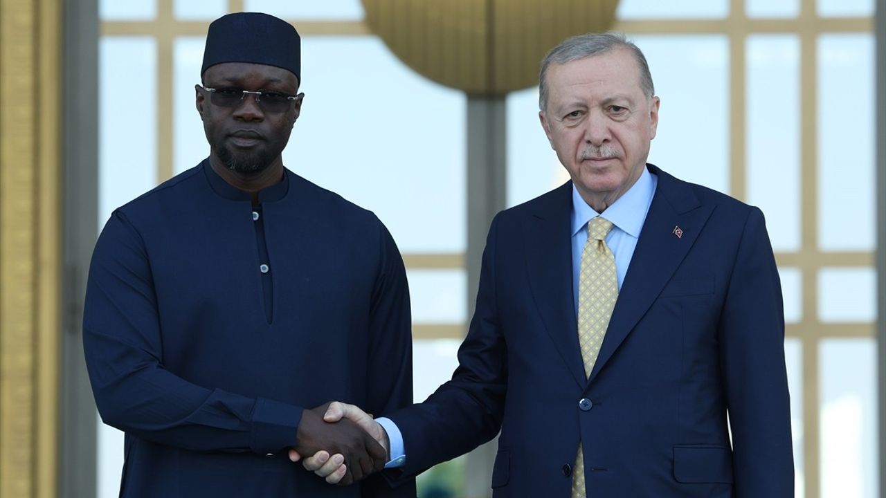 Cumhurbaşkanı Erdoğan, Senegal Başbakanı Ousmane Sonko'yu Karşıladı