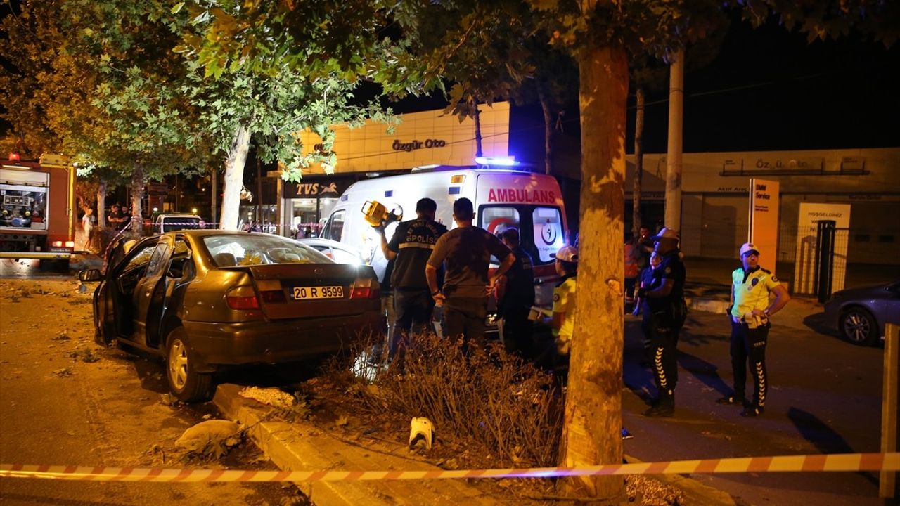 Denizli'de Feci Kaza: 2 Ölü, 1 Yaralı