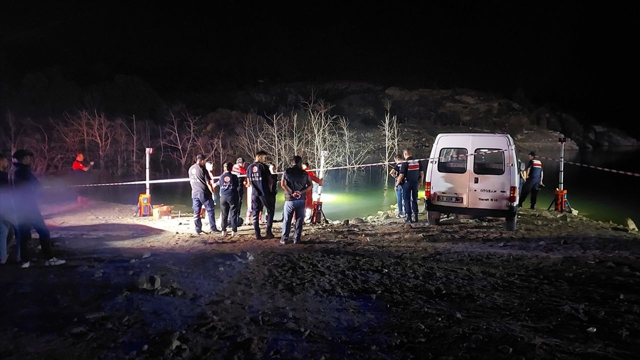 Denizli'de Gölette Kayıp Adam İçin Arama Çalışmaları Başlatıldı