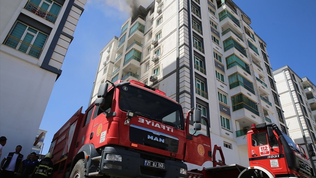 Diyarbakır'da Yangın: 3 İtfaiye Erine Müdahale Gerekti