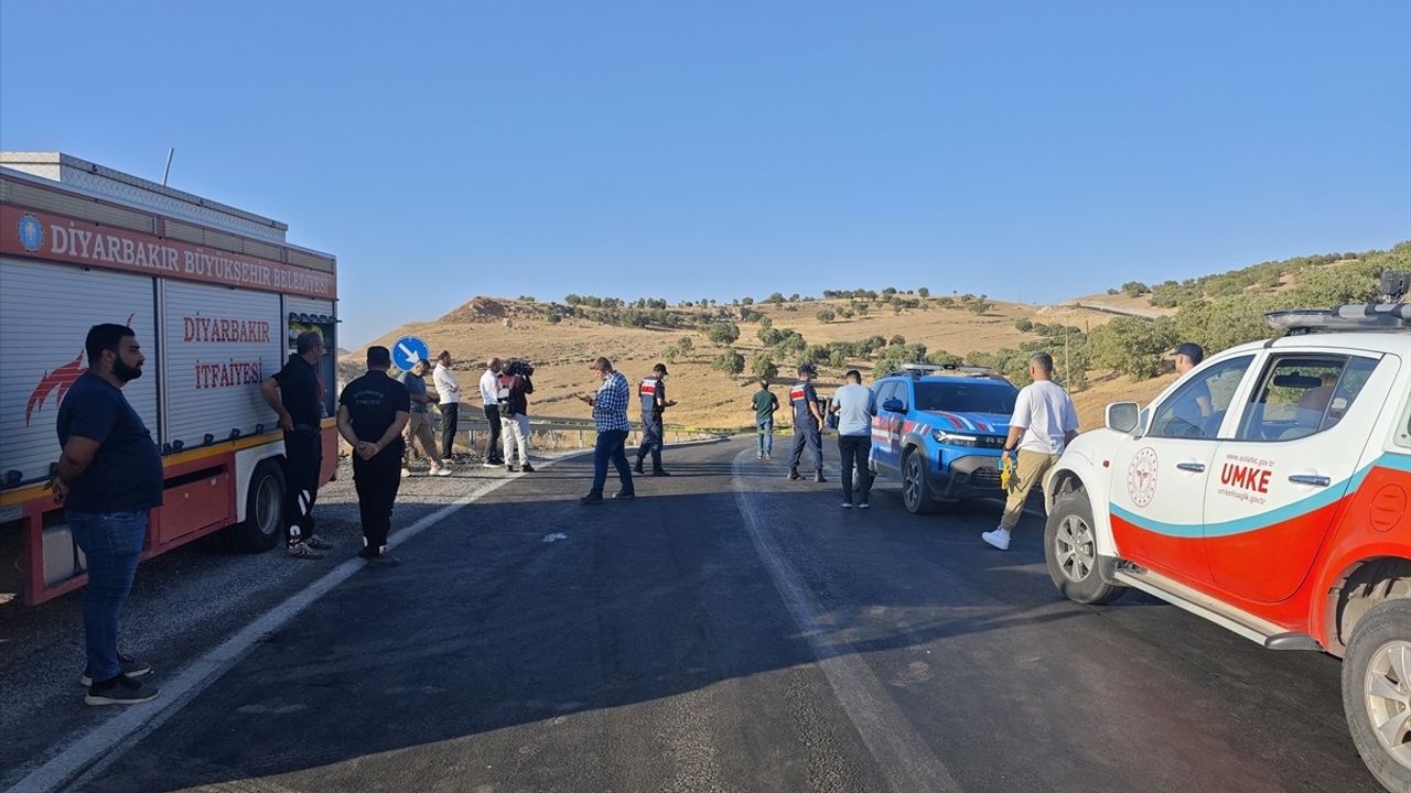 Diyarbakır'daki Minibüs Kazasında 1 Ölü, 15 Yaralı