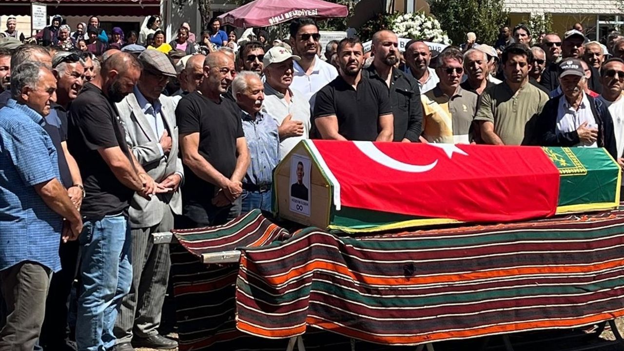 Dünya Şampiyonu Güreşçi Hüseyin İldem Sivas'ta Uğurlandı