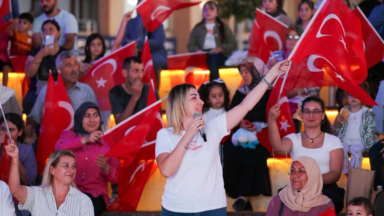 Düzce'de 30 Ağustos Zafer Bayramı'nda Büyüleyici Performans