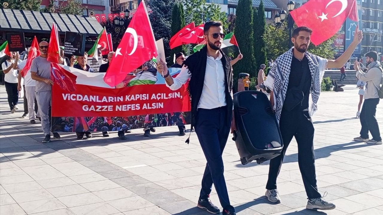 Erzurum'da Sağlık Çalışanlarından Gazze İçin Yürüyüş