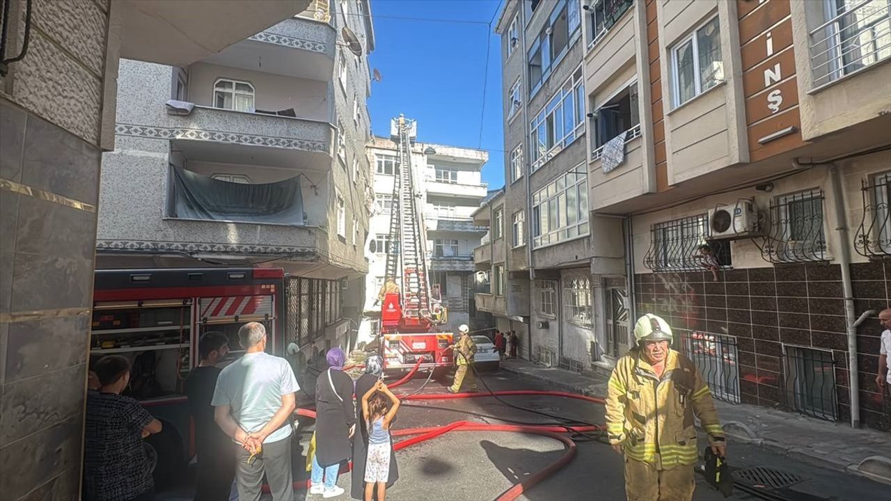 Esenler'de 5 Katlı Binada Yangın Çıktı
