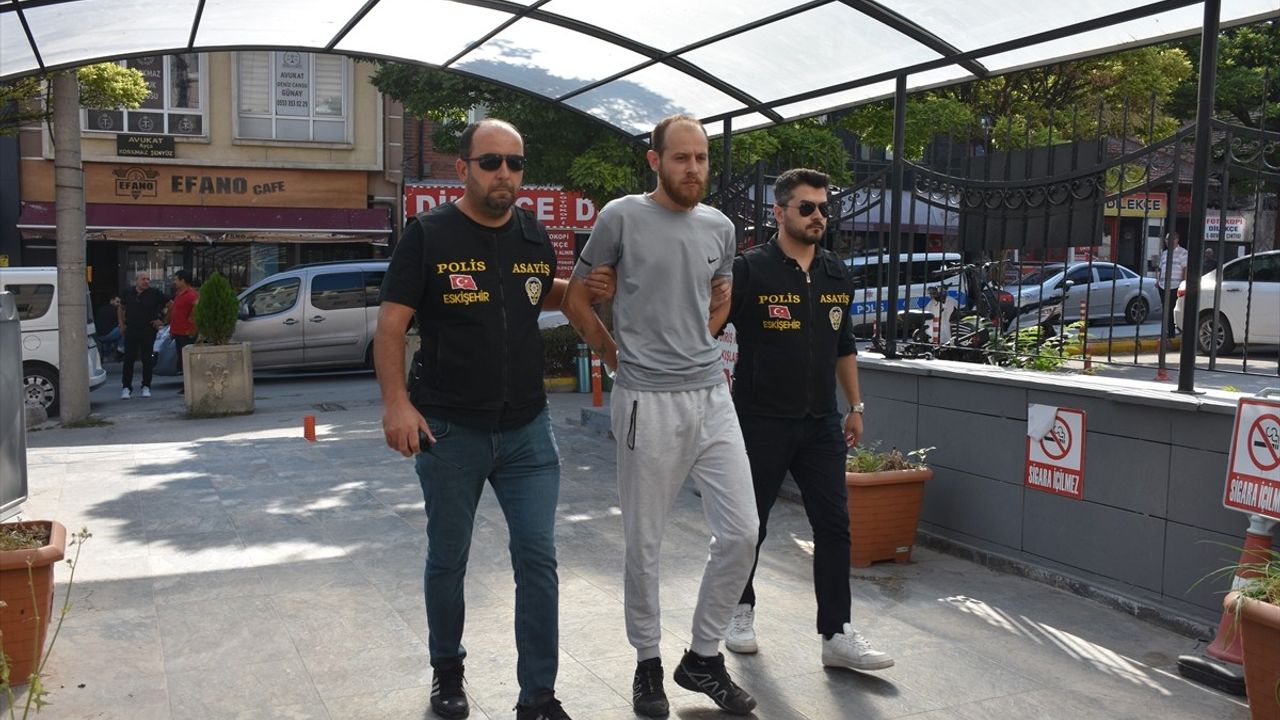 Eskişehir'de Silahlı Kavga: 3 Kişi Yaralandı, 2 Kişi Hayatını Kaybetti