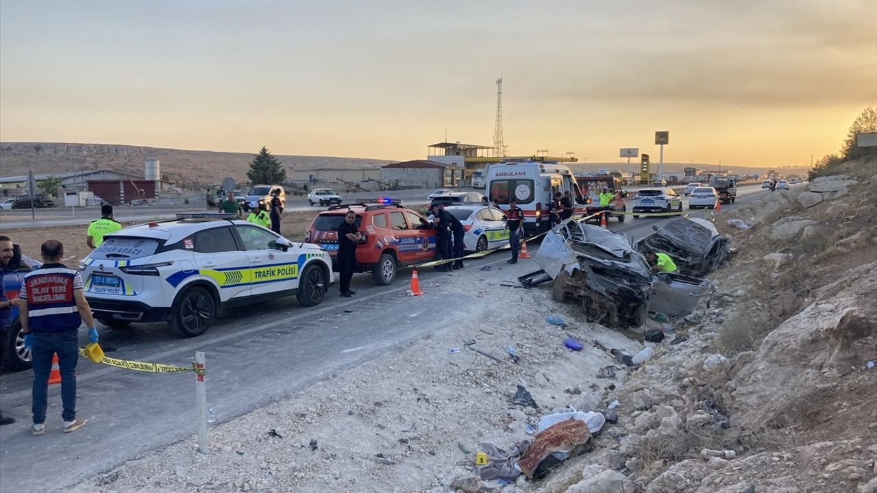Gaziantep'te Trafik Kazası: 3 Ölü, 3 Yaralı
