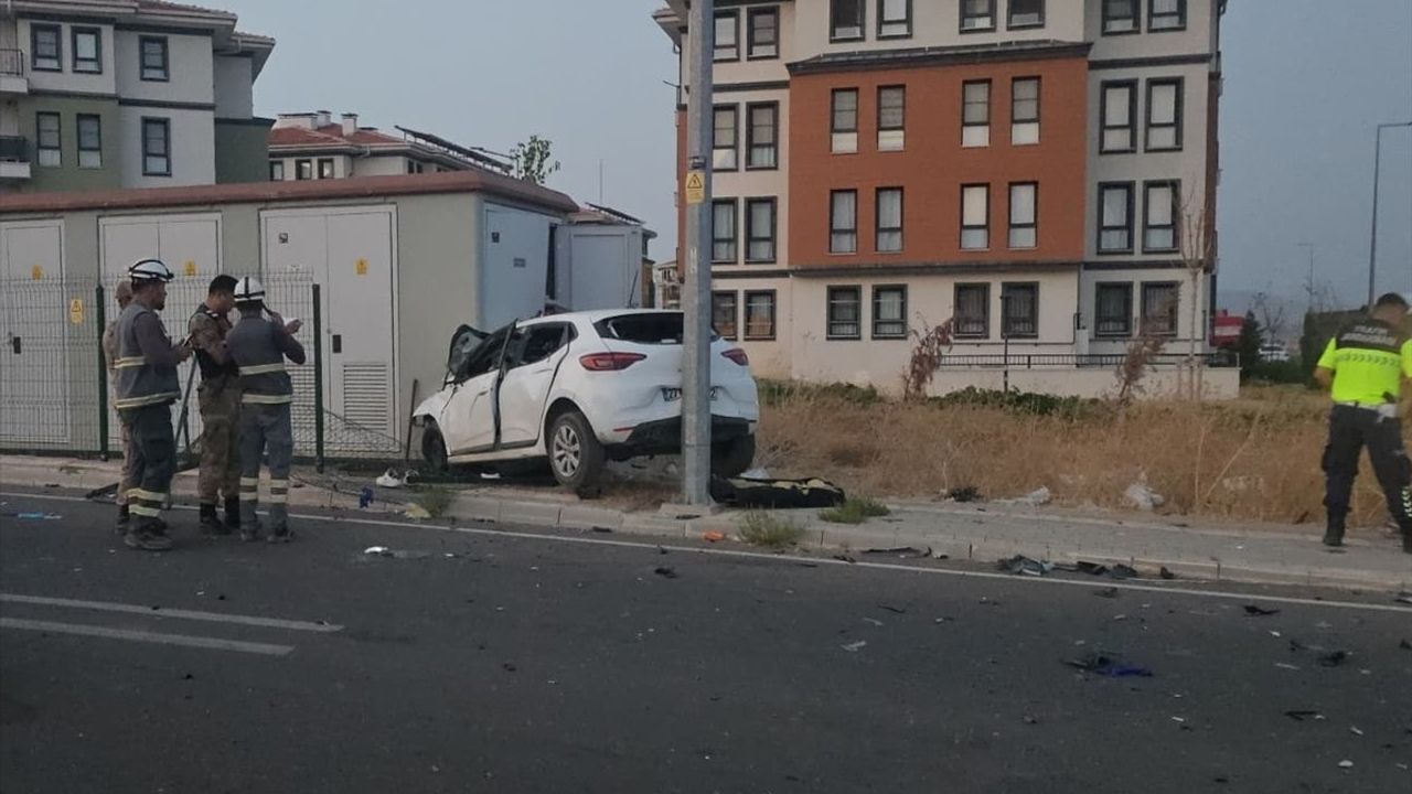 Gaziantep'te Trafik Kazasında Bir Ölüm, Üç Yaralı