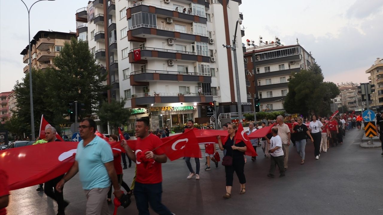 Gaziantep ve Kilis'te 30 Ağustos Zafer Bayramı Yürüyüş Törenleri