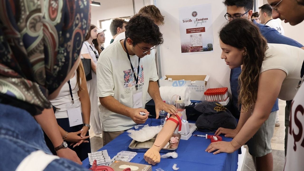 Geleceğin Hekimleri Cerrahpaşa'da Buluştu