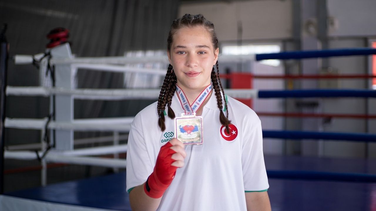 Genç Boksör Fatma Belinay Ergin Avrupa Şampiyonası İçin Hazırlanıyor