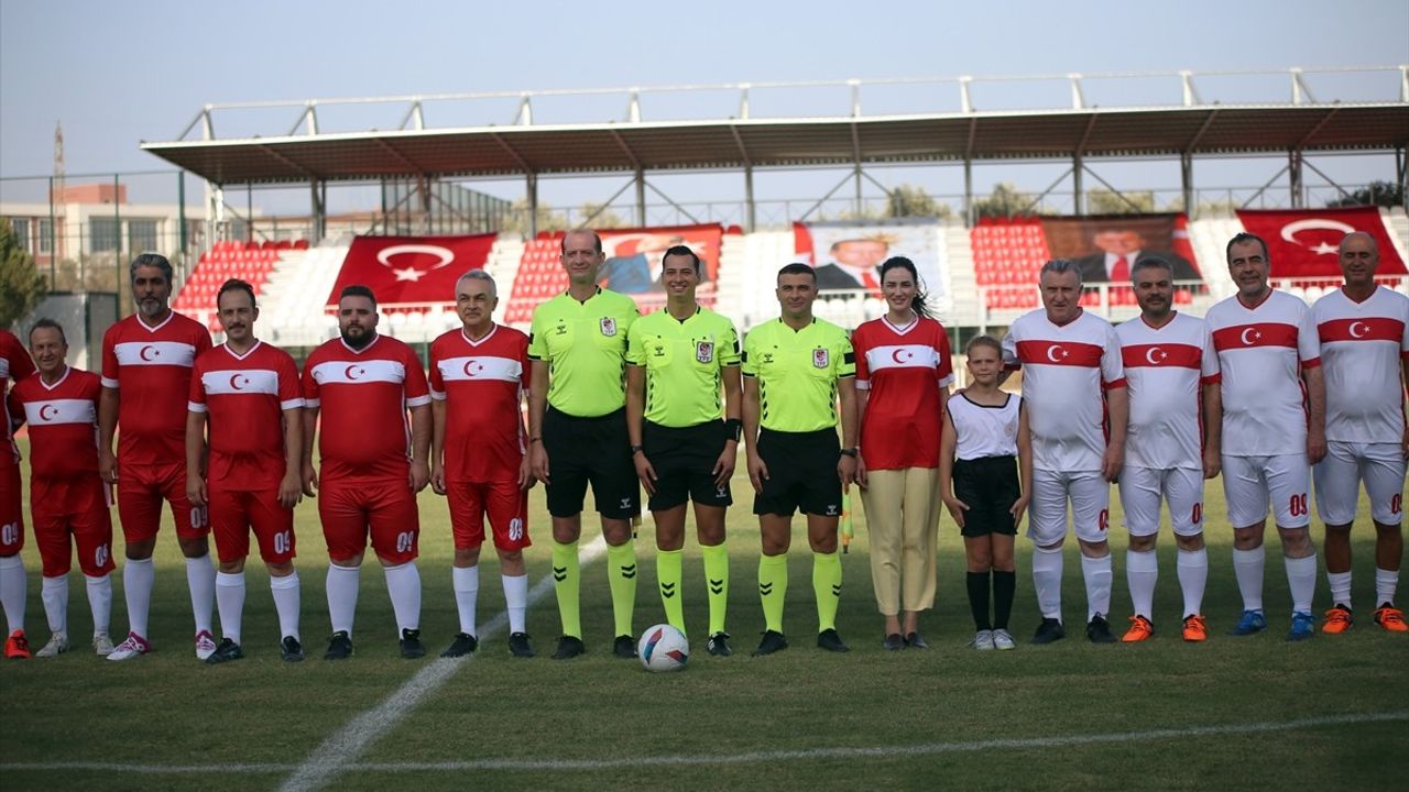 Gençlik ve Spor Bakanı Aydın'da Gösteri Maçında Forma Giydi