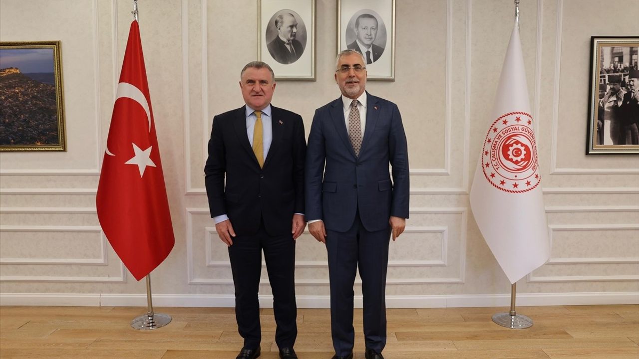 Gençlik ve Spor Bakanı ile Çalışma Bakanı'nın İş Birliği Görüşmesi