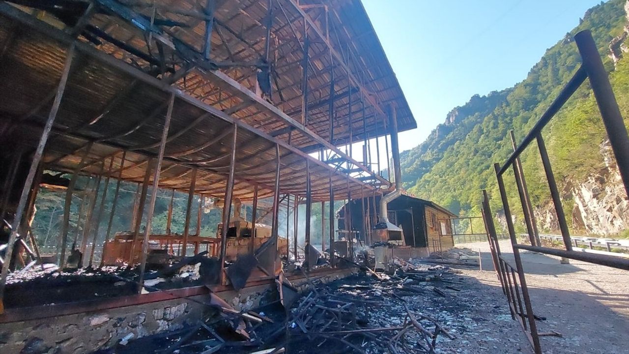 Giresun'daki Restoran Yangını Kullanılamaz Hale Getirdi