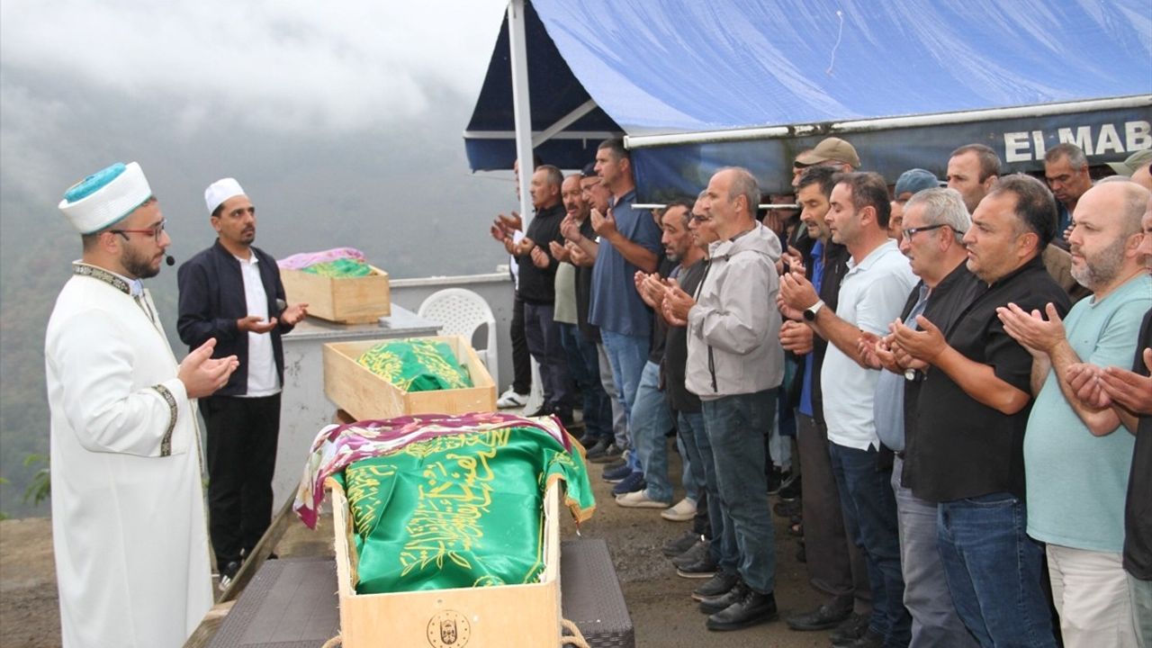 Giresun'daki Üzücü Kaza: 3 Aile Üyesi Hayatını Kaybetti