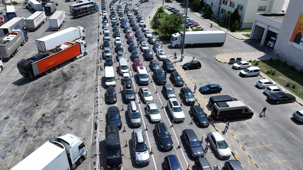 Gurbetçilerin Dönüş Yolculuklarında Hüzün ve Hasret