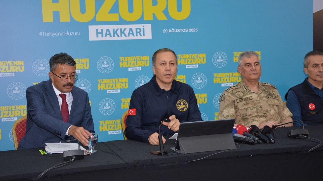 Hakkari'de Türkiye'nin Huzuru Toplantısı
