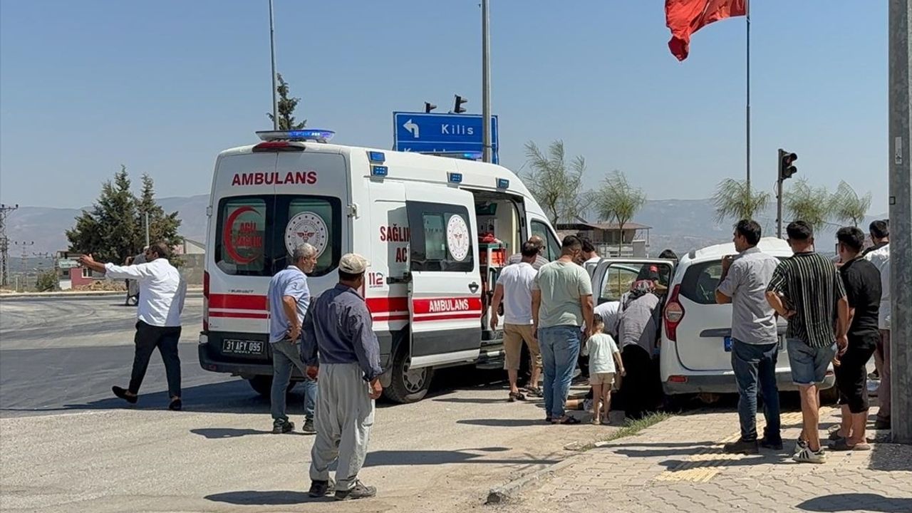 Hatay'da Trafik Kazası: 3 Ölü, 3 Yaralı