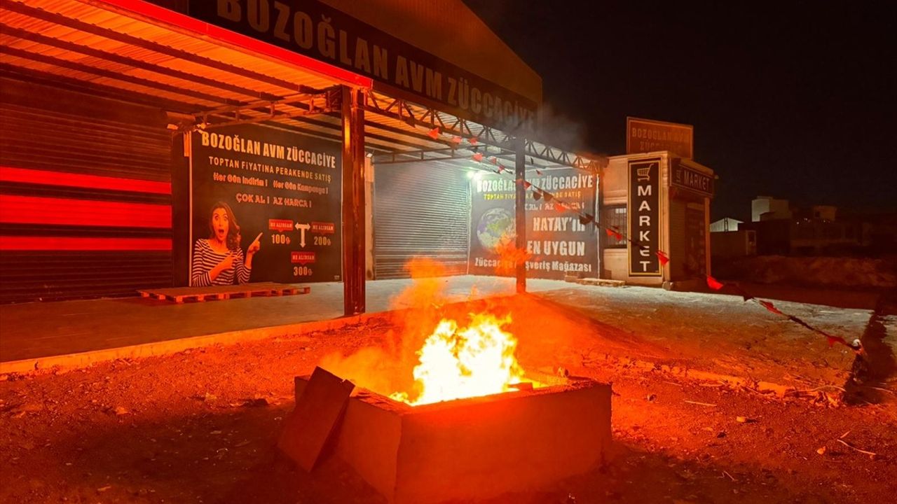 Hatay'da Yangın Paniği: Yağmur Suyu Giderlerinde Çıkan Alevler Kontrol Altına Alındı