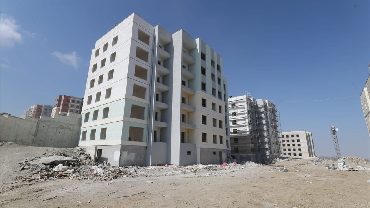 Hatay Defne'de Afet Konutları ve Ticaret Merkezleri İnşaatı Devam Ediyor