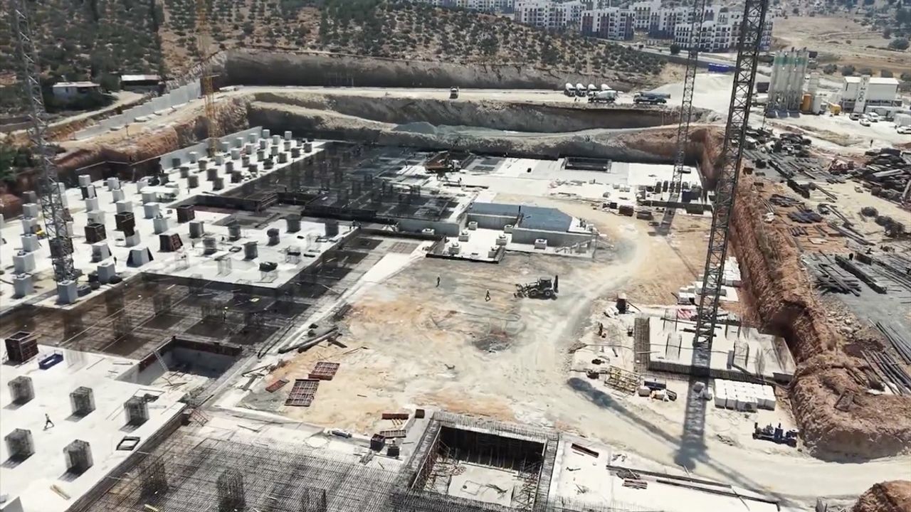 Hatay İskenderun'da 600 Yataklı Devlet Hastanesi İnşaatı Devam Ediyor