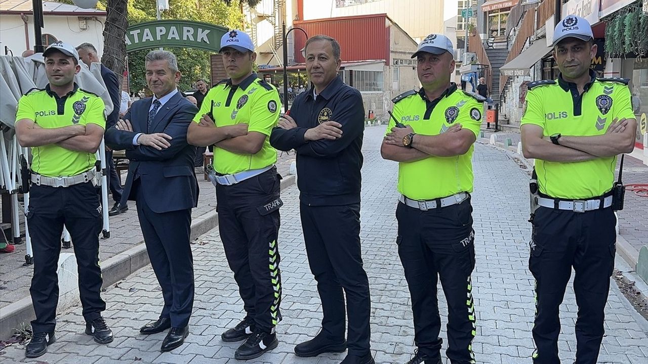 İçişleri Bakanı Ali Yerlikaya Artvin'de Ziyaretlerde Bulundu