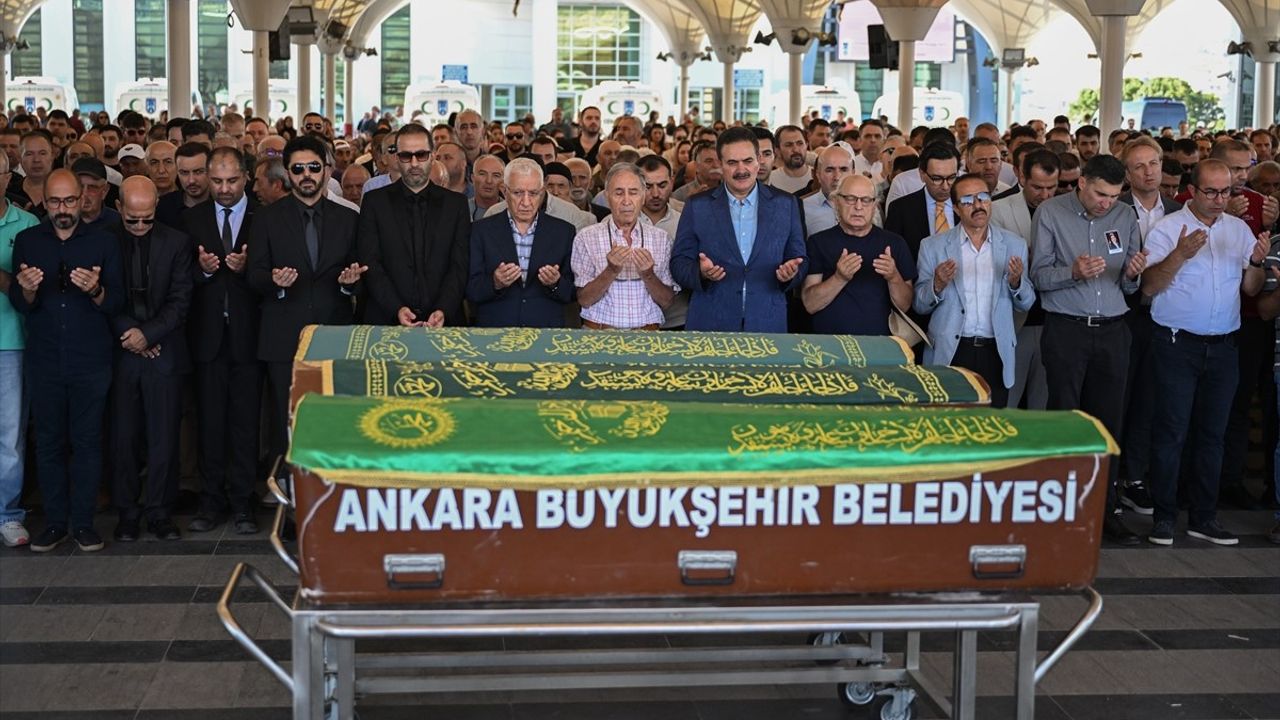 İranlı Ressam Yakup Cem Son Yolculuğuna Uğurlandı