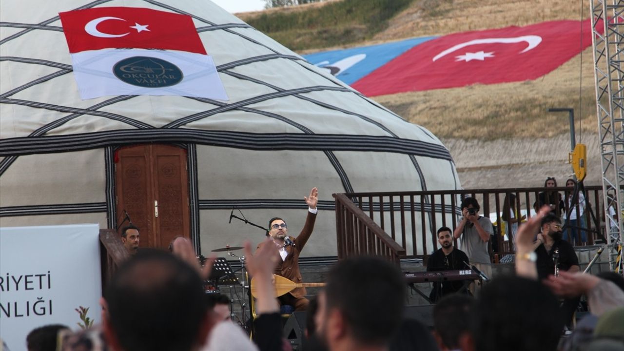 İsmail Altunsaray Ahlat'ta Malazgirt Zaferi Etkinliklerinde Sahne Aldı