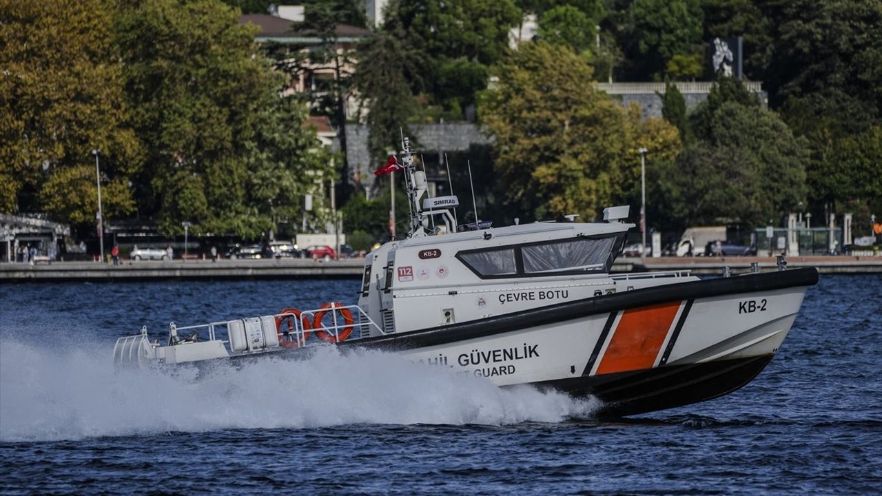 İstanbul Boğazı'ndaki Kayıp Rus Yüzücü için Arama Çalışmaları Devam Ediyor