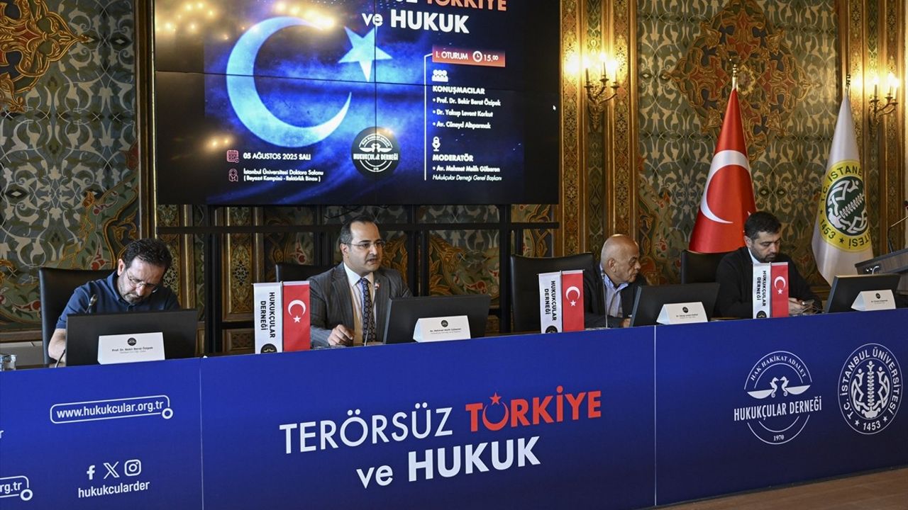 İstanbul'da Terörsüz Türkiye ve Hukuk Paneli Düzenlendi